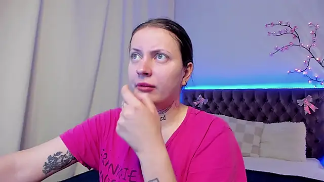 LilaVame online show from November 7, 2025, 8:57 pm