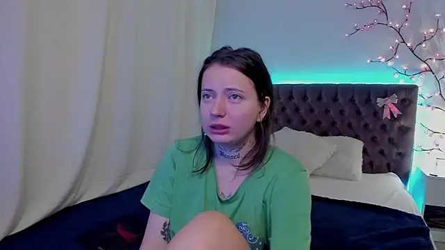 LilaVame online show from October 1, 2025, 3:33 am