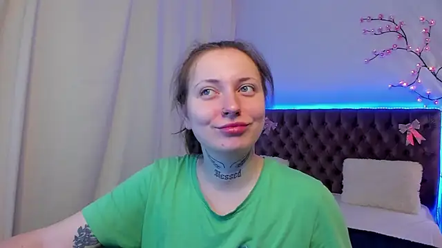 LilaVame online show from November 18, 2025, 8:34 pm