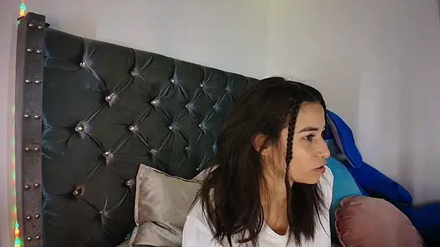 GraceWallace  online show from September 27, 2025, 11:55 pm