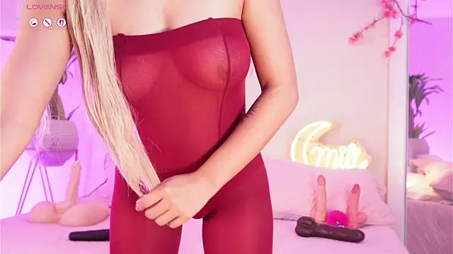 mili moon  online show from October 12, 2025, 12:39 pm