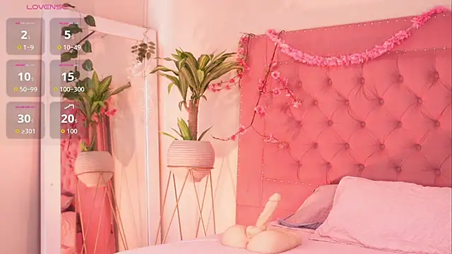 mili moon  online show from October 1, 2025, 12:20 pm