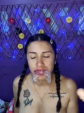 Snapshot of karinnahotdirty chatting on September 10, 2025, 10:31 pm karinnahotdirty online show from September 10, 2025, 10:31 pm