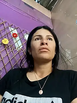 Snapshot of karinnahotdirty chatting on September 19, 2025, 6:34 pm karinnahotdirty online show from September 19, 2025, 6:34 pm