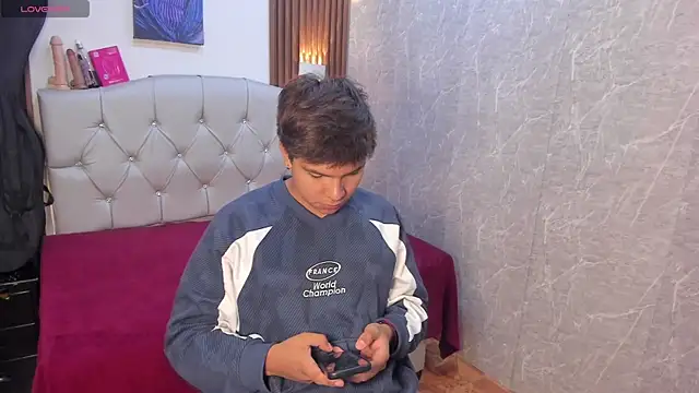 Snapshot of Thiago_Kozak chatting on June 4, 2026, 3:38 pm Thiago Kozak online show from June 4, 2026, 3:38 pm