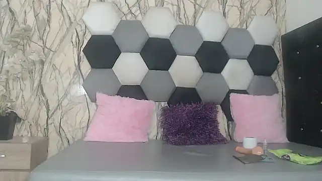 Snapshot of AntonellaBlanc chatting on February 3, 2026, 6:22 am AntonellaBlanc online show from February 3, 2026, 6:22 am