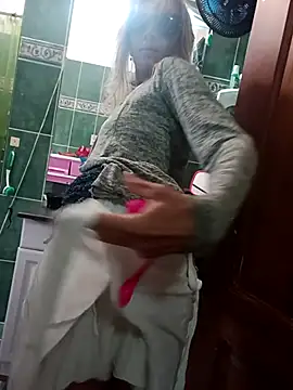 LunaNatural online show from November 13, 2025, 9:08 pm