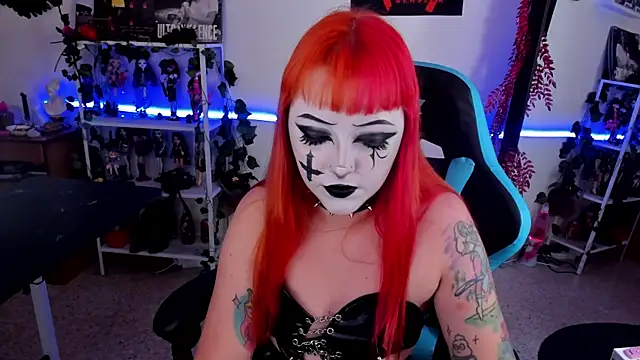 Snapshot of Makii_33 chatting on October 1, 2025, 11:19 pm Makii 33 online show from October 1, 2025, 11:19 pm