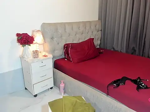 Snapshot of Iamyourbabyalicia chatting on February 7, 2026, 6:05 pm Iamyourbabyalicia online show from February 7, 2026, 6:05 pm