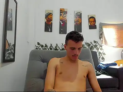 Snapshot of Latins_Boss chatting on July 8, 2026, 6:19 pm Latins Boss online show from July 8, 2026, 6:19 pm
