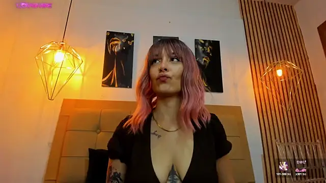 alesziarose online show from November 6, 2025, 7:29 pm