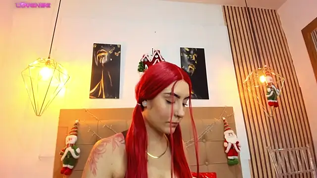 alesziarose online show from November 30, 2025, 7:47 pm