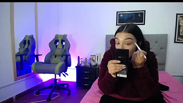 Esmeraldaa- online show from October 1, 2025, 4:06 am