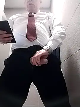 BigCristh79 online show from October 6, 2025, 7:53 am