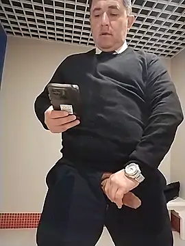 BigCristh79 online show from June 16, 2026, 4:23 am
