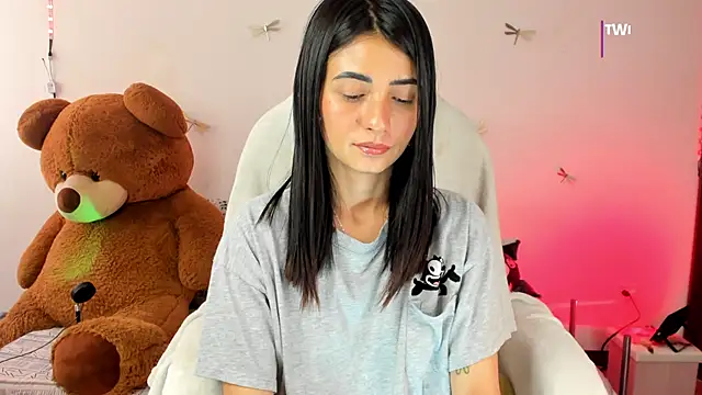 Snapshot of princessluna_19 chatting on November 17, 2025, 9:52 pm princessluna 19 online show from November 17, 2025, 9:52 pm