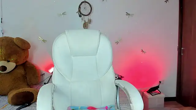 Snapshot of princessluna_19 chatting on September 27, 2025, 9:10 pm princessluna 19 online show from September 27, 2025, 9:10 pm