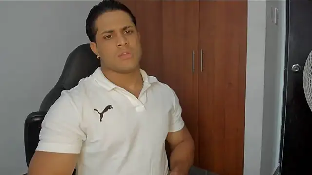 Evansdark1 online show from April 21, 2026, 10:05 pm