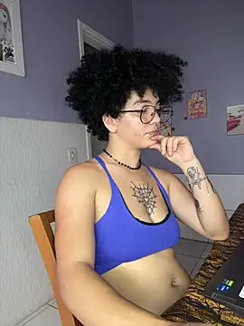 Snapshot of CamillyBlum chatting on October 18, 2025, 10:01 pm CamillyBlum online show from October 18, 2025, 10:01 pm