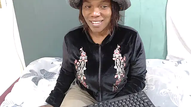 sexythae32 online show from March 2, 2026, 7:48 am