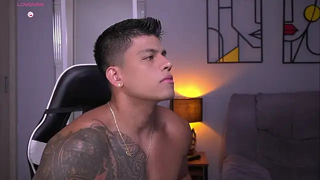 Snapshot of tyler_muscle1 chatting on May 30, 2026, 3:39 pm tyler muscle1 online show from May 30, 2026, 3:39 pm