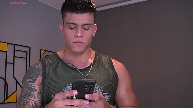 tyler muscle1 online show from January 9, 2026, 2:51 am