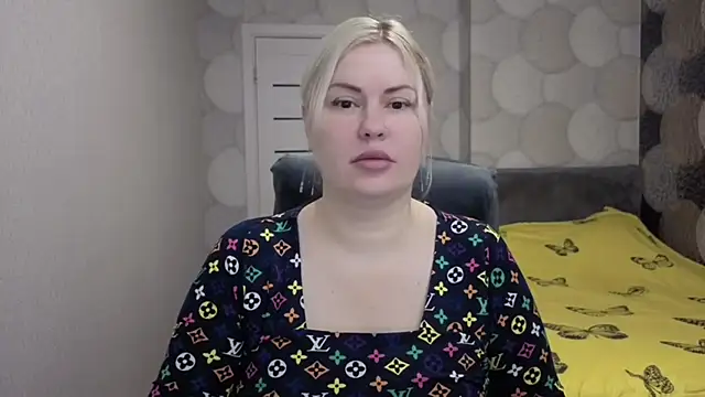 CrystallKiss online show from November 29, 2025, 11:27 pm