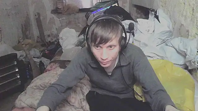 makarov1993 online show from April 4, 2026, 9:38 am