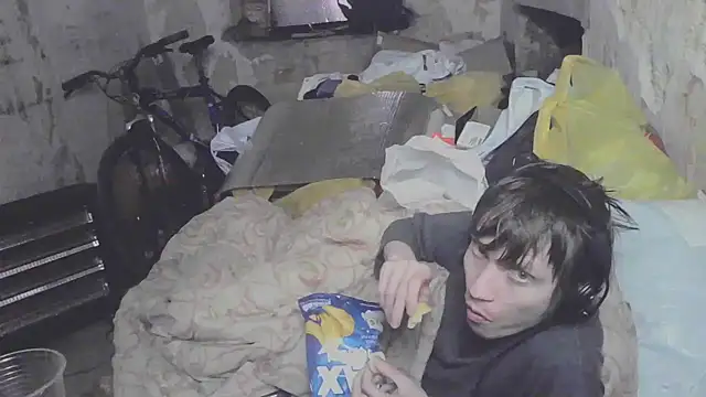 Snapshot of makarov1993 chatting on May 7, 2026, 5:55 am makarov1993 online show from May 7, 2026, 5:55 am