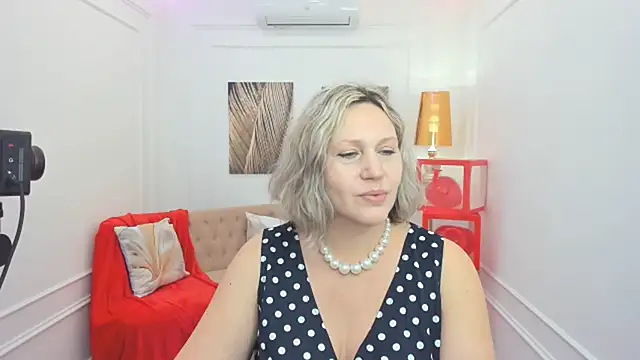 NinaStarle online show from February 13, 2026, 11:43 am