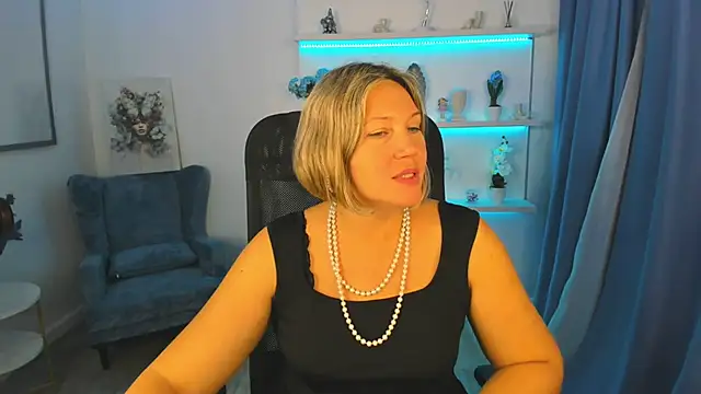 Snapshot of NinaStarle chatting on October 5, 2025, 4:47 am NinaStarle online show from October 5, 2025, 4:47 am