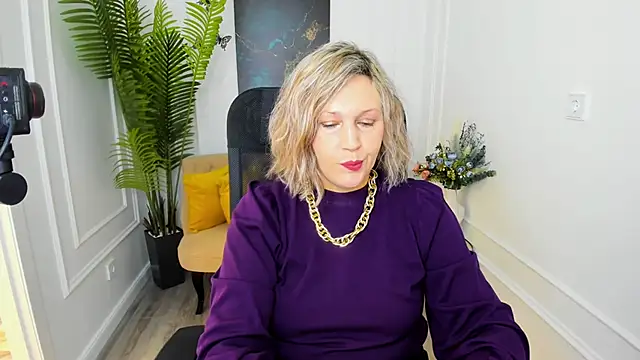 Snapshot of NinaStarle chatting on November 28, 2025, 4:34 am NinaStarle online show from November 28, 2025, 4:34 am