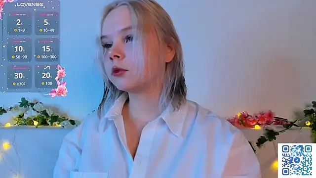 girlllsooft online show from November 26, 2025, 10:43 pm