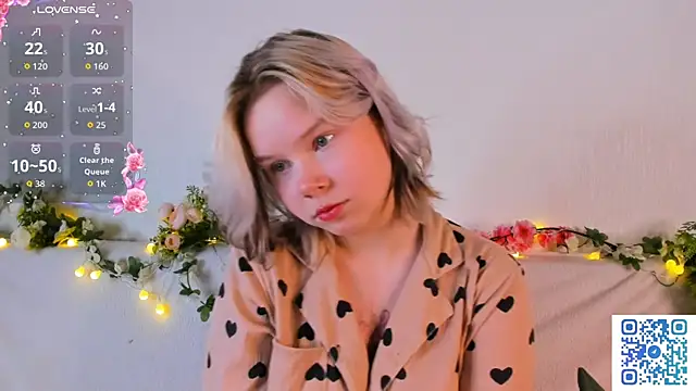 girlllsooft online show from November 6, 2025, 1:31 am