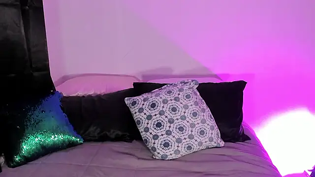 Snapshot of Londonttipton chatting on February 5, 2026, 5:47 am Londonttipton online show from February 5, 2026, 5:47 am