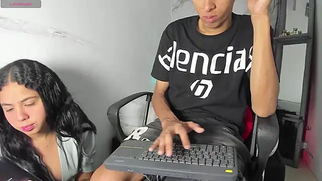 Snapshot of afrodita_n_ares chatting on November 25, 2025, 7:47 pm afrodita n ares online show from November 25, 2025, 7:47 pm