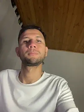 Michaell Spinelly online show from October 9, 2025, 10:43 pm