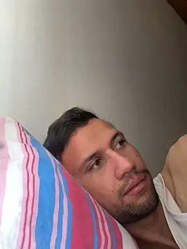 Michaell Spinelly online show from October 8, 2025, 5:13 pm