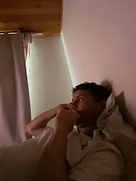 Michaell Spinelly online show from April 16, 2026, 10:45 pm