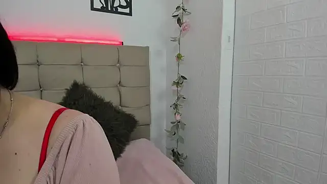 katherine blair online show from April 20, 2026, 12:08 pm