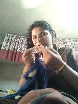 Snapshot of couple_71 chatting on July 12, 2026, 6:03 am couple 71 online show from July 12, 2026, 6:03 am