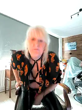 Snapshot of SexyKato001 chatting on October 19, 2025, 10:40 am SexyKato001 online show from October 19, 2025, 10:40 am