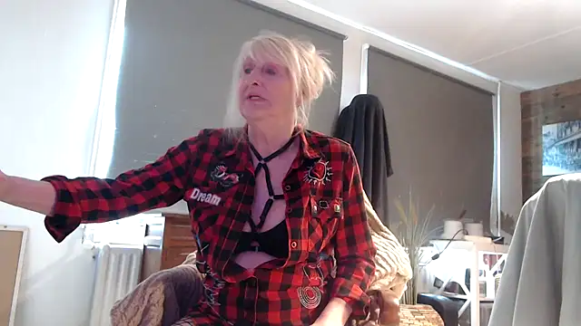 Snapshot of SexyKato001 chatting on November 24, 2025, 10:48 am SexyKato001 online show from November 24, 2025, 10:48 am