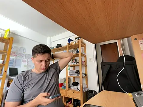 Haustin202 online show from October 3, 2025, 6:20 pm