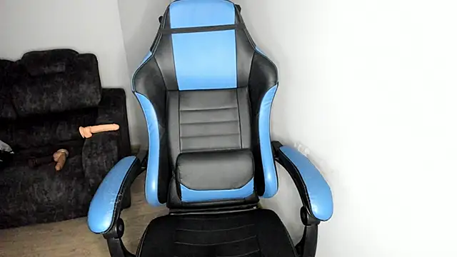 Snapshot of Scarbadgirl_ chatting on October 10, 2025, 3:29 am Scarbadgirl online show from October 10, 2025, 3:29 am