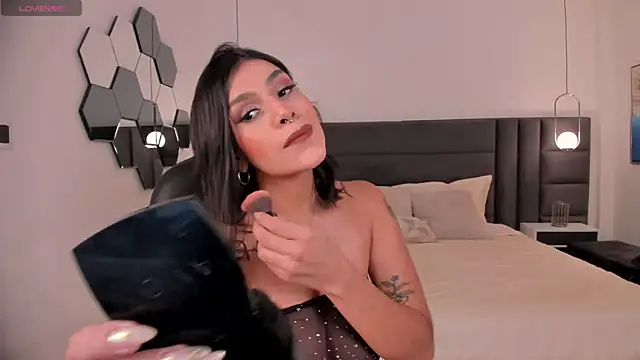 Snapshot of SarahYates chatting on October 4, 2025, 4:14 am SarahYates online show from October 4, 2025, 4:14 am