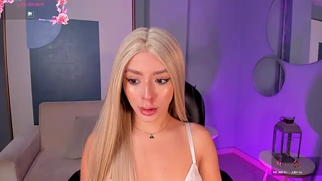 IsabellaMoreau online show from May 31, 2026, 5:51 pm