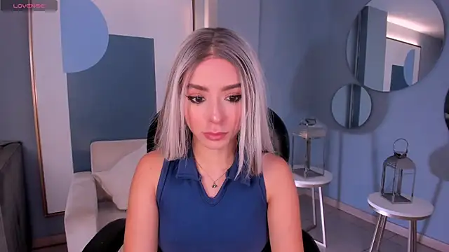 IsabellaMoreau online show from May 14, 2026, 7:44 pm