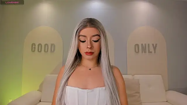 Snapshot of IsabellaMoreau chatting on December 19, 2025, 8:22 pm IsabellaMoreau online show from December 19, 2025, 8:22 pm