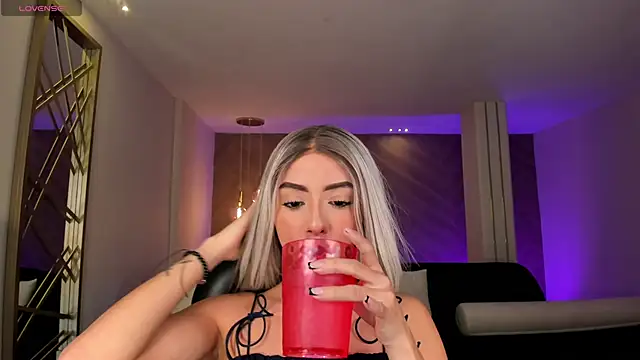 IsabellaMoreau online show from April 13, 2026, 10:03 pm